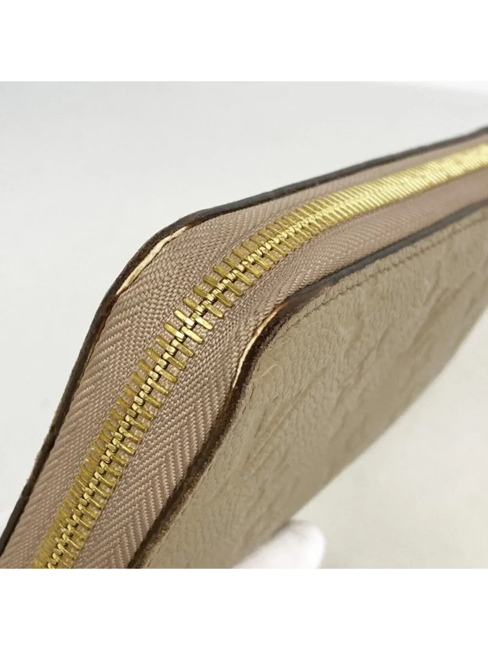 Louis Vuitton Wallet Monogram Empreinte Zippy Tourterelle